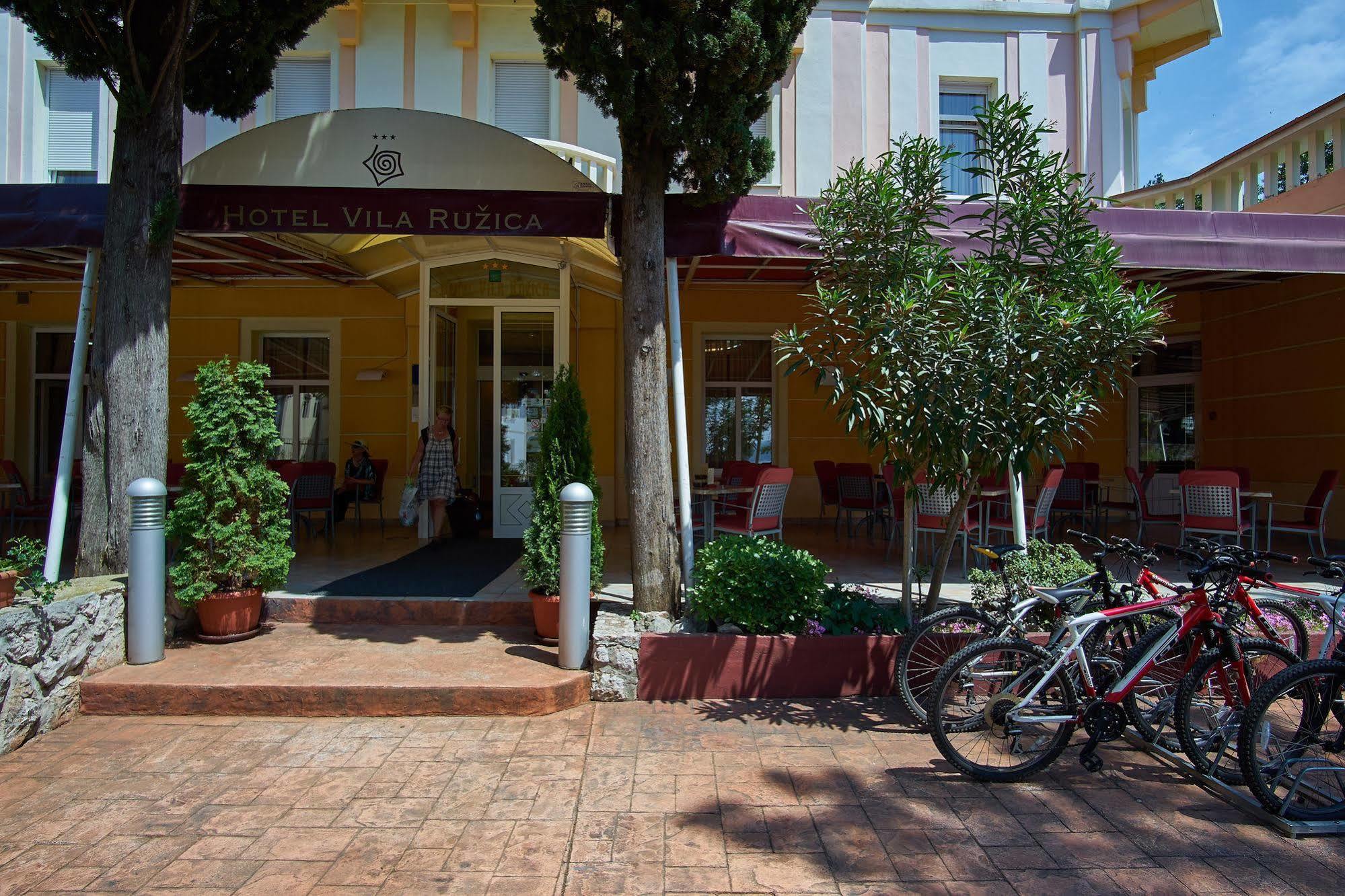 Hotel Vila Ruzica- Glavna Zgrada I Depandanse ซริกเวนิซา ภายนอก รูปภาพ