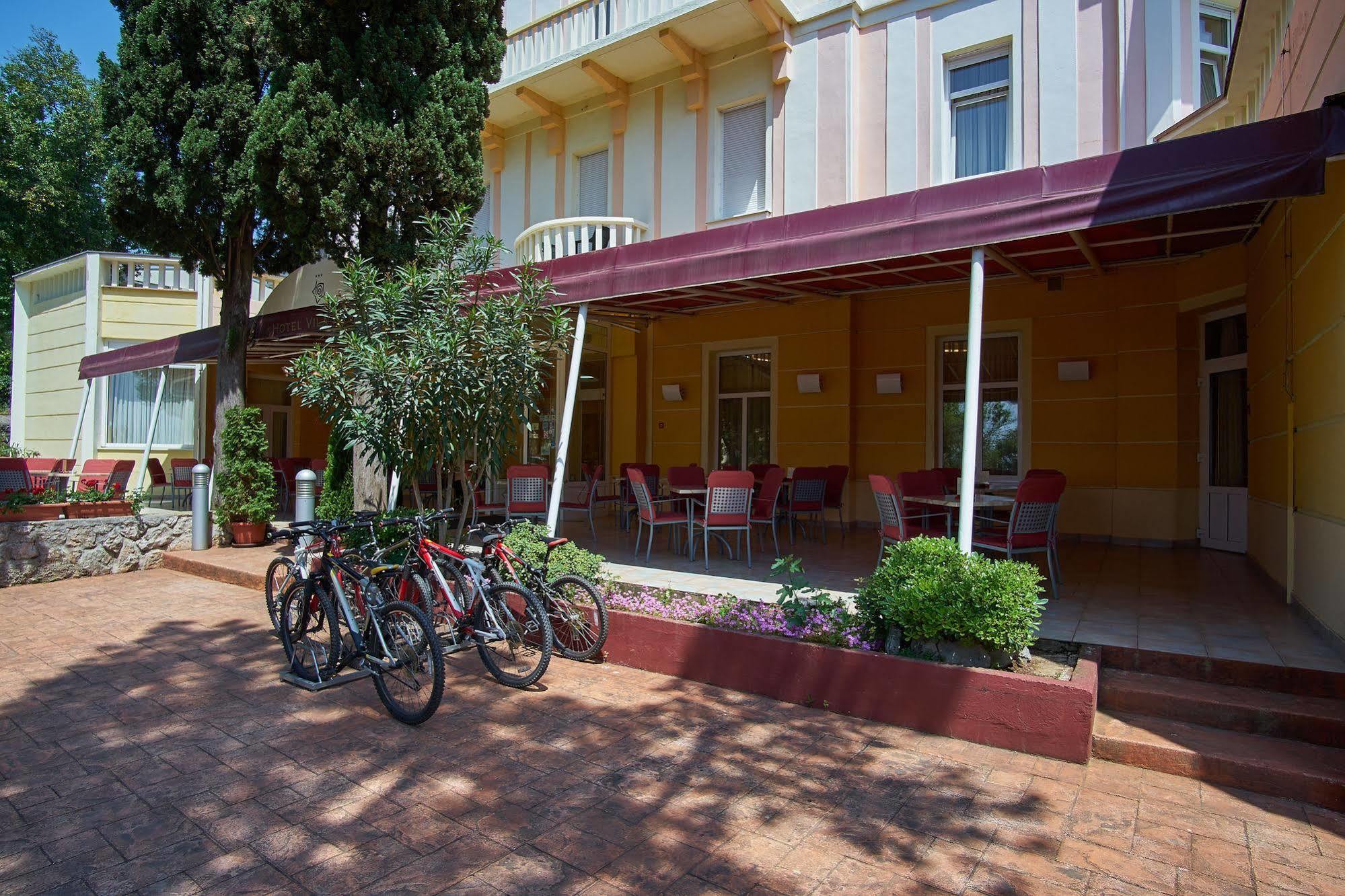 Hotel Vila Ruzica- Glavna Zgrada I Depandanse ซริกเวนิซา ภายนอก รูปภาพ